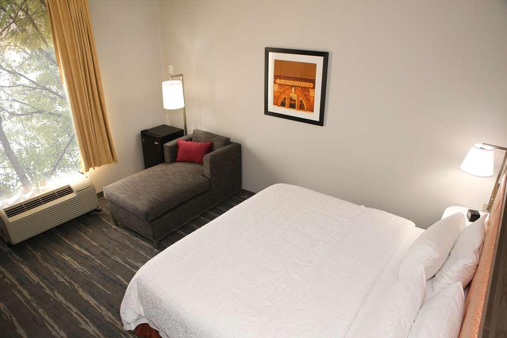 Hampton Inn Knoxville-West At Cedar Bluff Номер фото